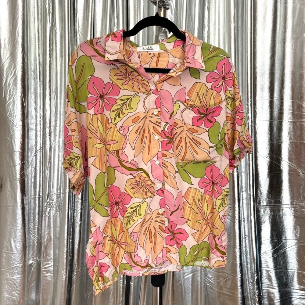 L.I.F.E. Tropical Colorful Floral Button-Up Shirt